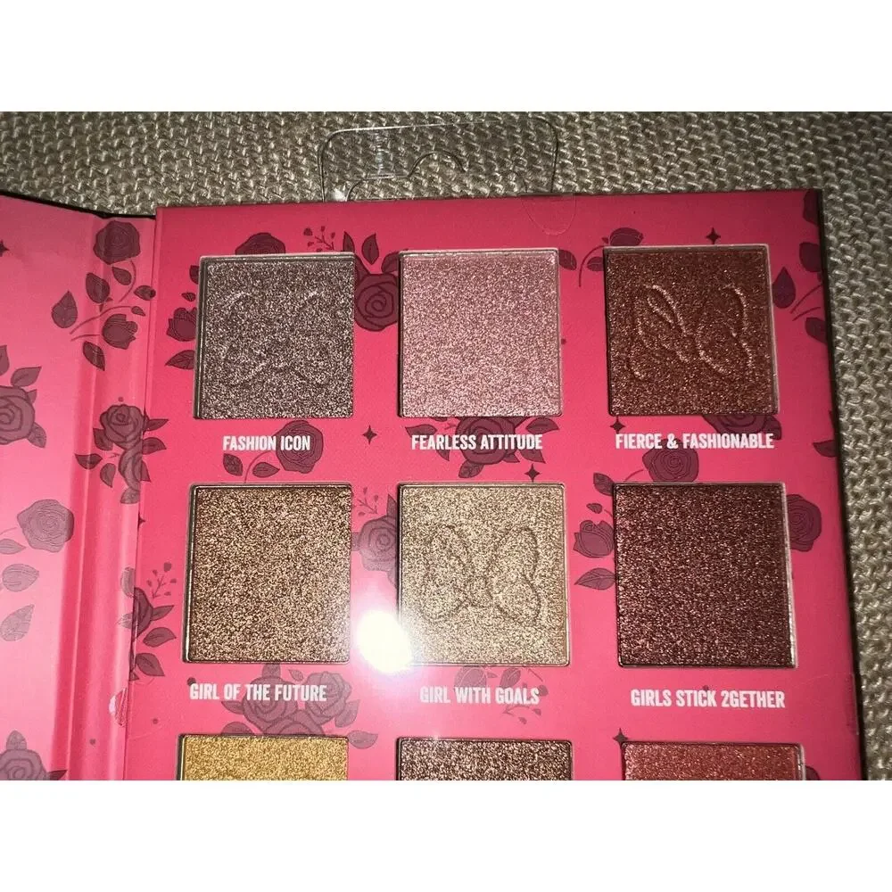 Disney Minnie Mouse Eyeshadow Palette--12 Shades--Brand New